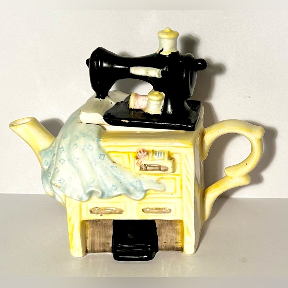 Vintage Ceramic Sewing Machine Teapot - Black and Yellow